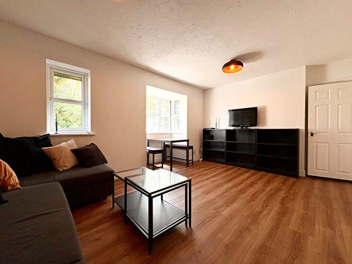 2 Bedroom Flat To Rent In Middleham Court, Osborne Road, DA2