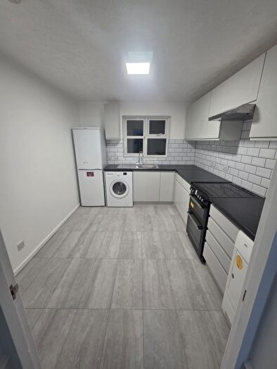 2 Bedroom Flat To Rent In Toulouse Court, SE16