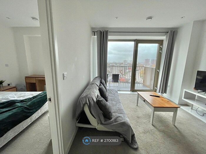 2 Bedroom Flat To Rent In Block B, Salford, M5