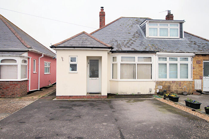 2 Bedroom Semi-Detached Bungalow For Sale In Merton Avenue, Portchester, PO16