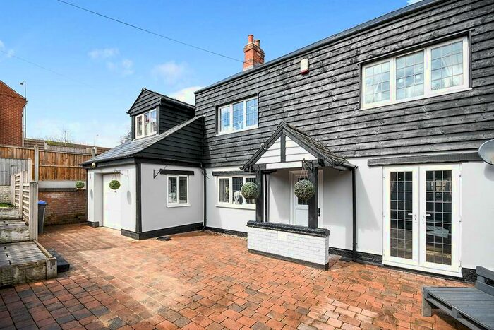 4 Bedroom Semi-Detached House For Sale In Kirkby Lane, Pinxton, Nottingham, Derbyshire, NG16