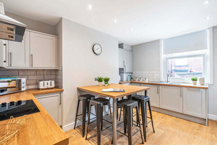 6 Bedroom House To Rent In Norwood Grove, Leeds, LS6