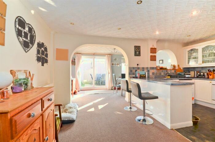 3 Bedroom Semi-Detached House For Sale In Newchurch, Isle Of Wight, PO36