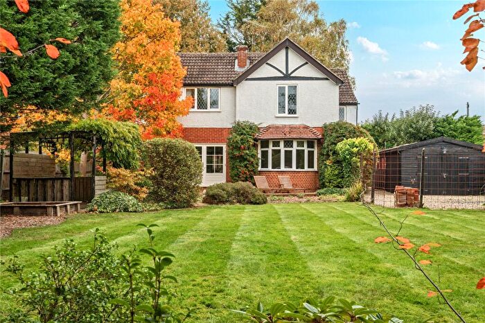 4 Bedroom Detached House For Sale In Guildford Road, West End, Woking, GU24