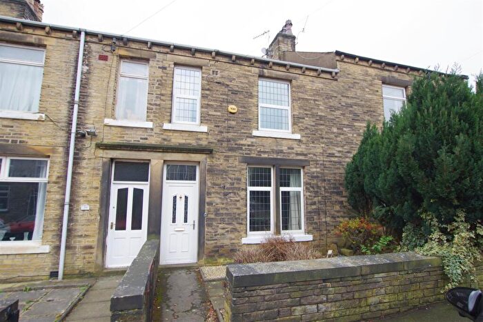 3 Bedroom Terraced House To Rent In Waverley Road, Elland, Halifax, HX5