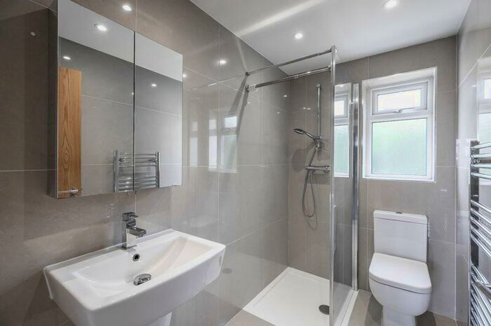 2 Bedroom Detached House To Rent In Bed Ground Floor Flat In Lilliput &#;. Pcm, BH14