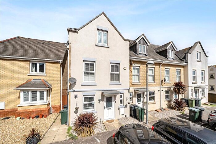 3 Bedroom End Of Terrace House For Sale In Constance Grove, Dartford, DA1