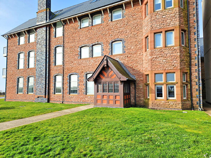 3 Bedroom Apartment For Sale In The Rest, Rest Bay, Porthcawl, CF36