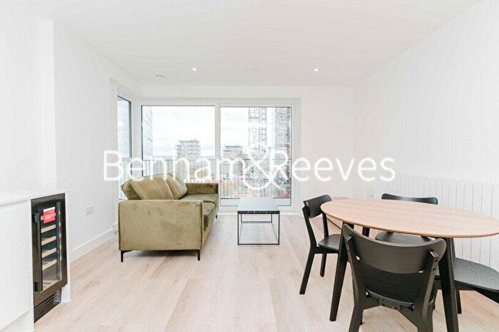 2 Bedroom Apartment To Rent In Banks Road, London, SE3