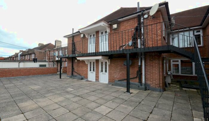 1 Bedroom Flat To Rent In High Street Fleet, GU51