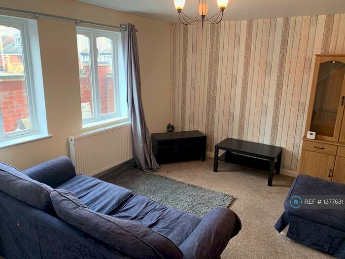 3 Bedroom Detached House To Rent In Park Road, Loughborough, LE11