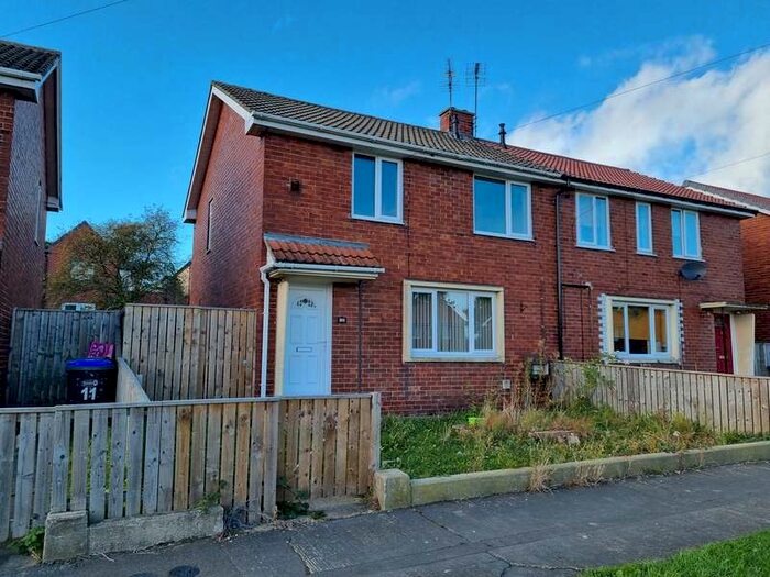 3 Bedroom SemiDetached House To Rent In Gudmunsen Avenue,