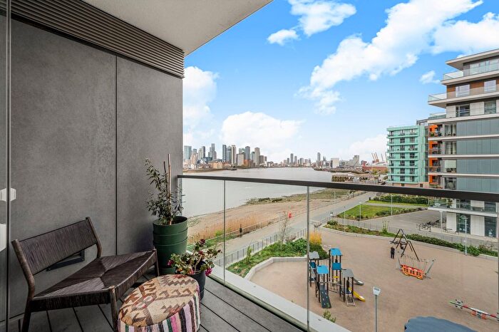 1 Bedroom Flat For Sale In Atlantic Point, Harrison Walk, SE10