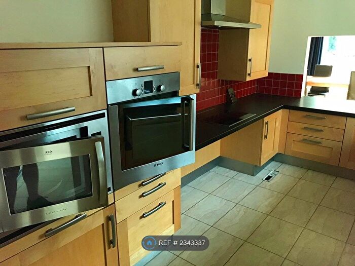 4 Bedroom Detached House To Rent In Little Acre, Beckenham, BR3