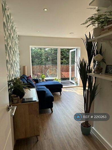 1 Bedroom Flat To Rent In Oscar Court, London, SE18