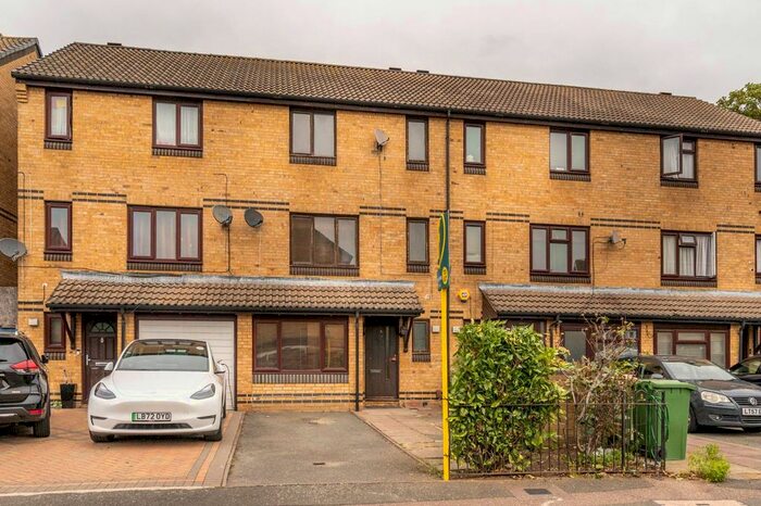 5 Bedroom Terraced House To Rent In Plaistow, Plaistow, London, E13