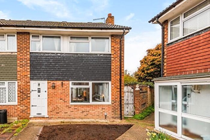 3 Bedroom End Terrace House For Sale In Sunbury-On-Thames, Middlesex, TW16
