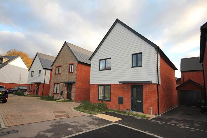 4 Bedroom Detached House To Rent In Flagpond Road, Whiteley, Fareham, PO15