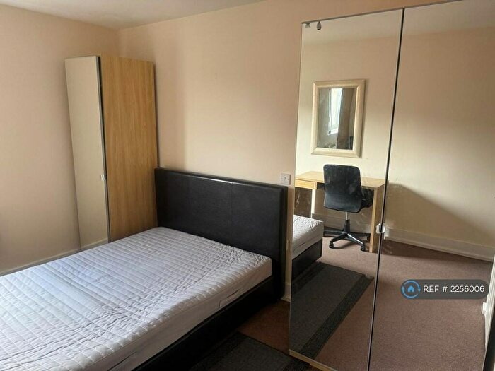 2 Bedroom Flat To Rent In Moss Street, Liverpool, L6