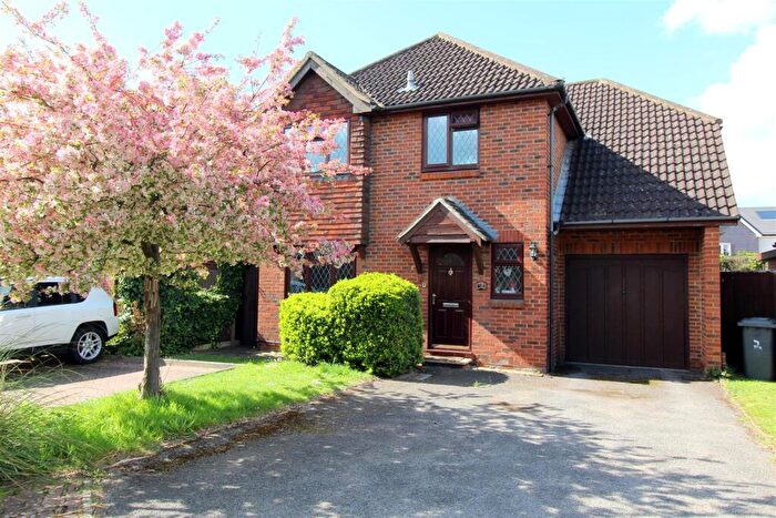 4 Bedroom Detached House To Rent In Jenning Close, New Haw, Addlestone, KT15