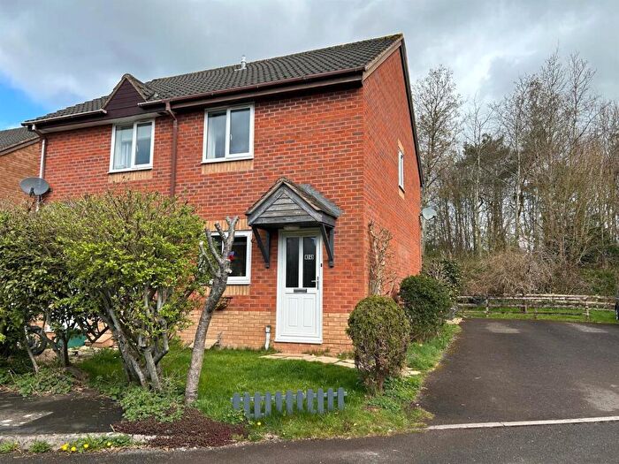 2 Bedroom Detached House To Rent In Tiverton, EX16