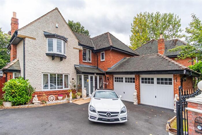 5 Bedroom Detached House For Sale In Woodfold, Penwortham, Preston, PR1