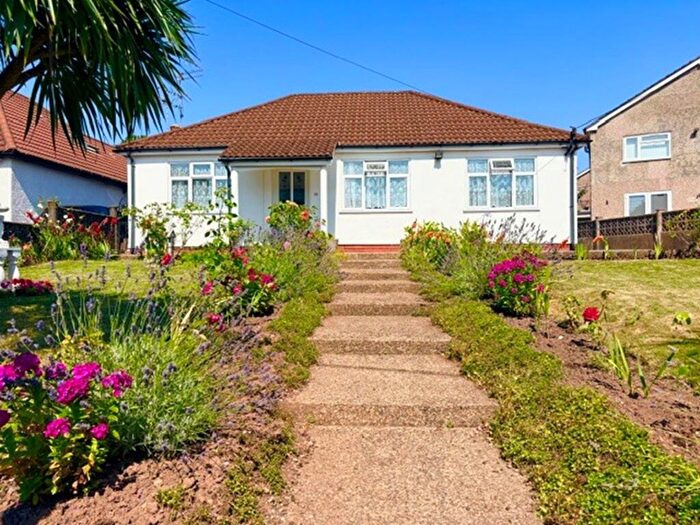3 Bedroom Detached Bungalow For Sale In Wentloog Road, Rumney, Cardiff, CF3