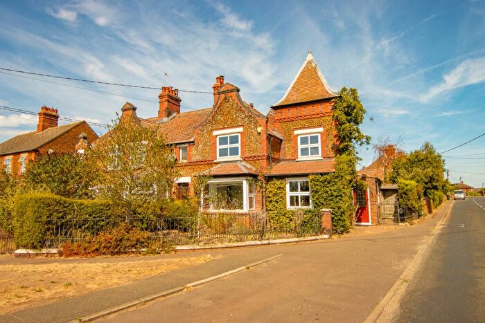 3 Bedroom Semi-Detached House For Sale In Lynn Road, Ingoldisthorpe, PE31