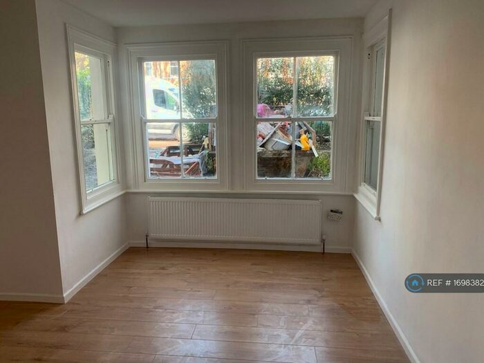 2 Bedroom Flat To Rent In Bouverie Road West, Folkestone, CT20