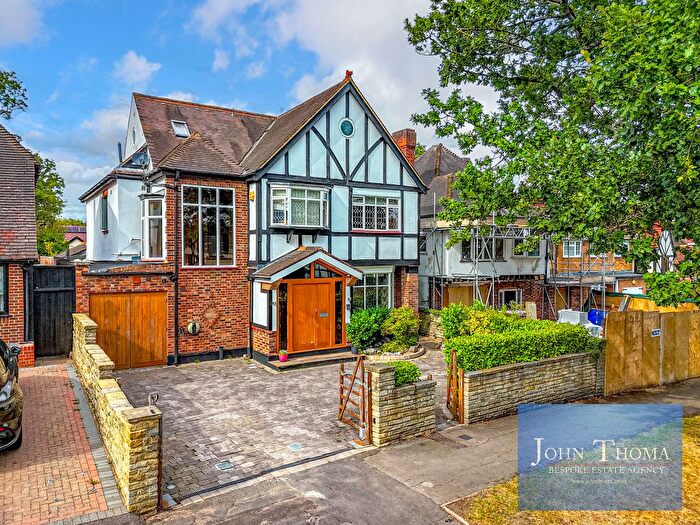 5 Bedroom Detached House For Sale In Monkhams Lane, Woodford Green, IG8