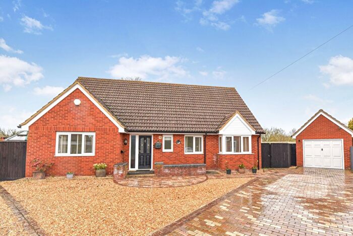 3 Bedroom Detached Bungalow For Sale In Silverdale Close, Needingworth, PE27