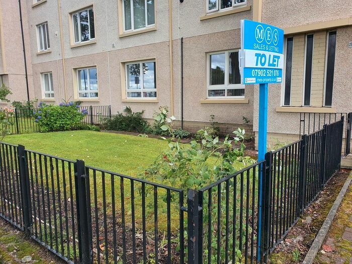 2 Bedroom Flat To Rent In Glasgow Road, Camelon, Falkirk, FK1
