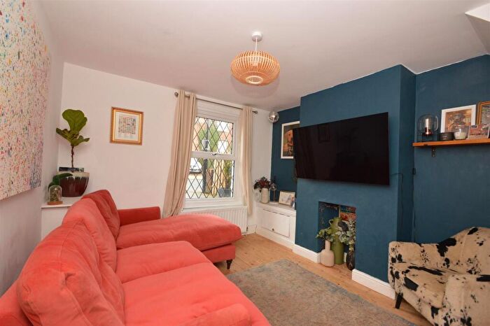 2 Bedroom Semi-Detached House For Sale In Haylands, Ryde, PO33