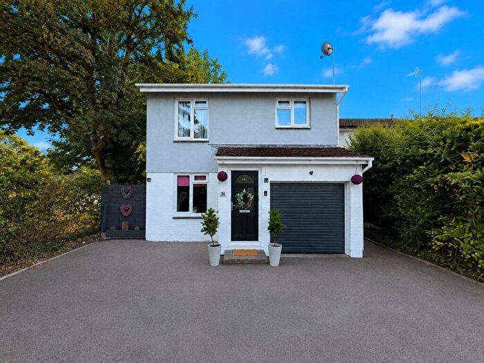 5 Bedroom Detached House For Sale In Kingfisher Way, Ringwood, BH24
