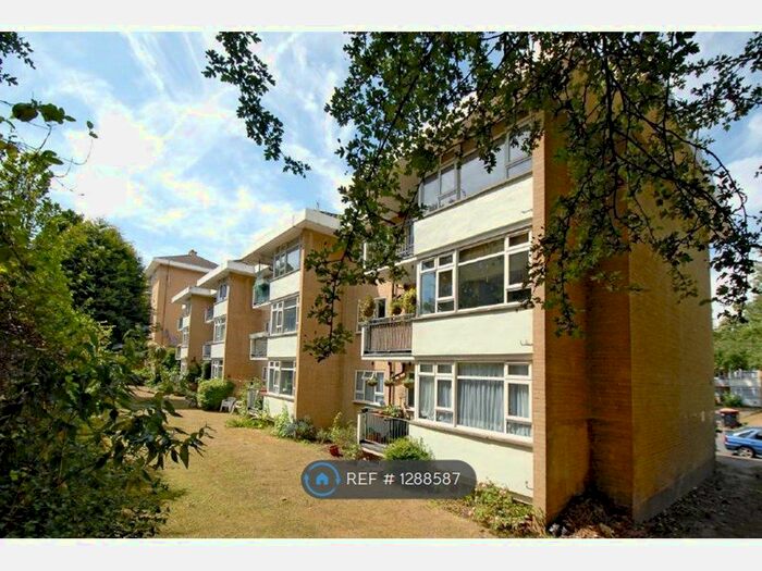 2 Bedroom Flat To Rent In Weydown Close, London SW19
