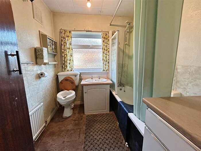 2 Bedroom Semi-Detached House For Sale In Sand Lane, Osgodby, Selby, YO8