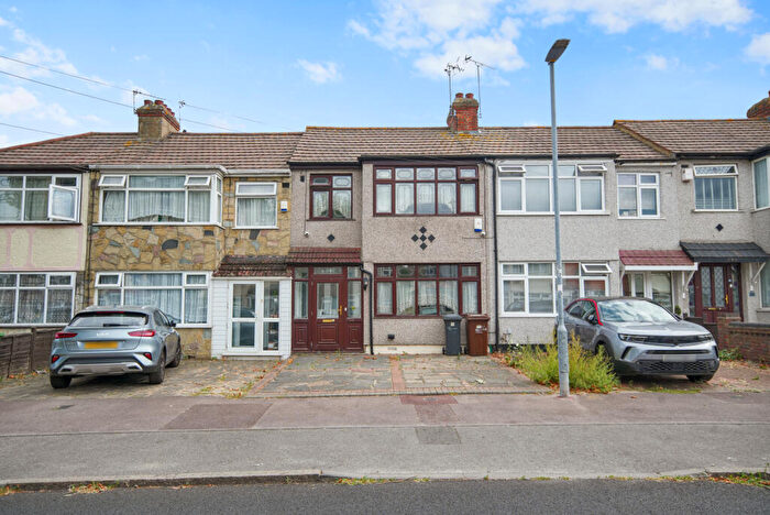 3 Bedroom Terraced House For Sale In Romford, RM7