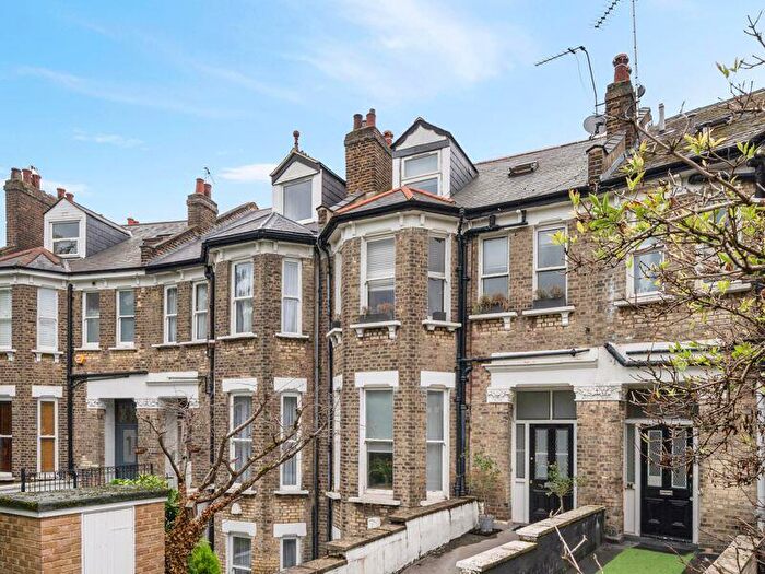 2 Bedroom Character Property To Rent In Mill Lane, West Hampstead, London, NW6
