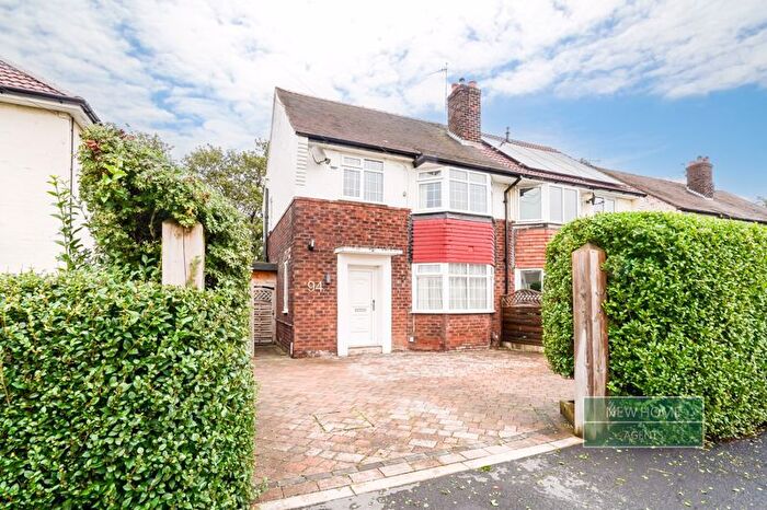 3 Bedroom Semi-Detached House For Sale In Dorset Avenue Cheadle Hulme, Cheadle, SK8
