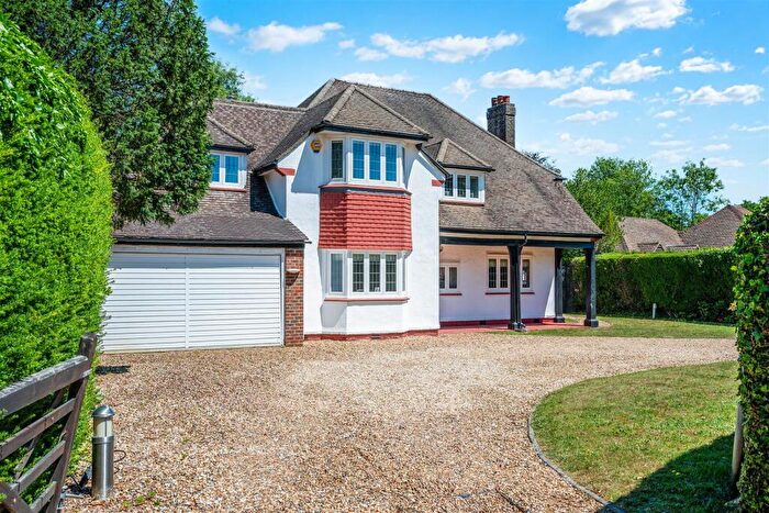 5 Bedroom House For Sale In Hollymead Road, Chipstead, CR5