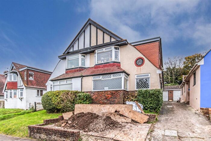 6 Bedroom House To Rent In Bevendean Crescent, Brighton, BN2