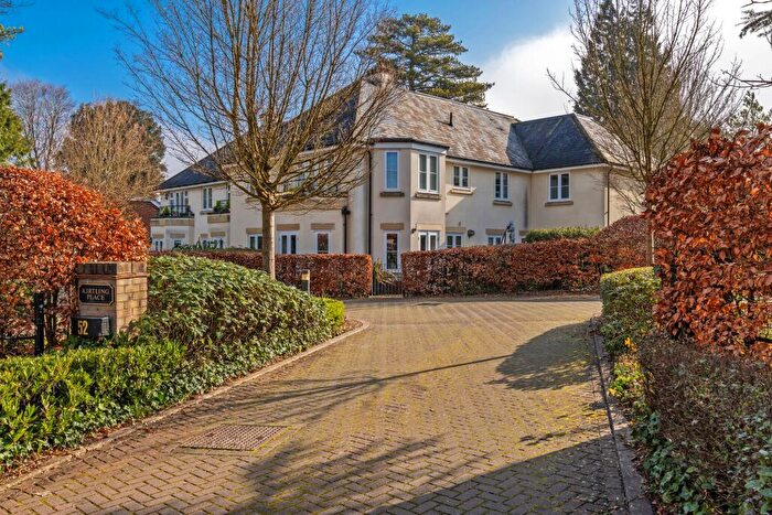 2 Bedroom Apartment For Sale In Chilbolton Avenue, Kirtling Place, SO22