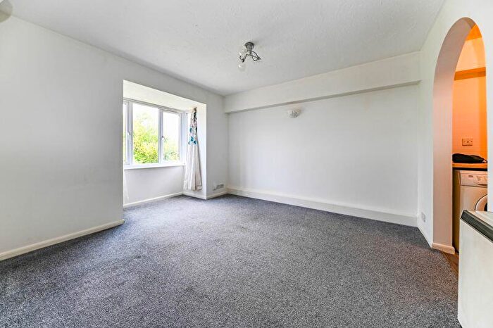1 Bedroom Flat To Rent In Tor Close, Waterlooville, PO7