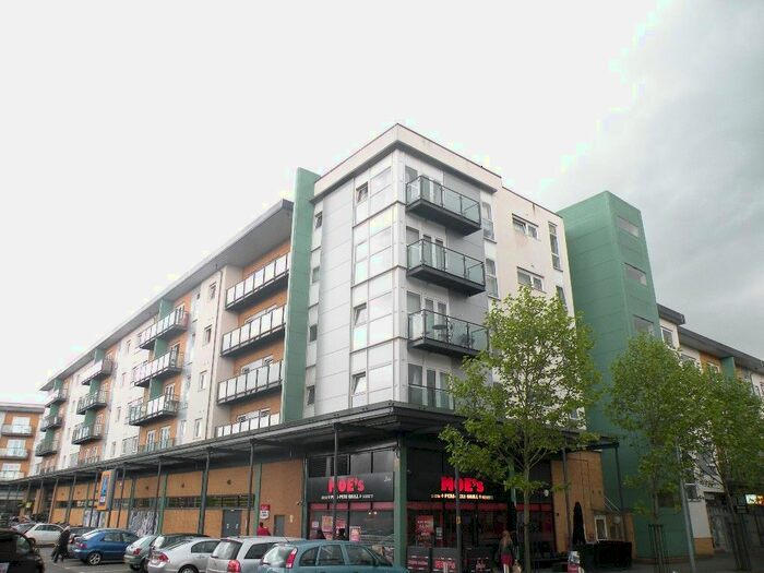 2 Bedroom Flat To Rent In Parkhouse Court, Hatfield, AL10