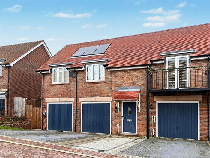 2 Bedroom Coach House For Sale In Fishtail Road, Burgess Hill, RH15