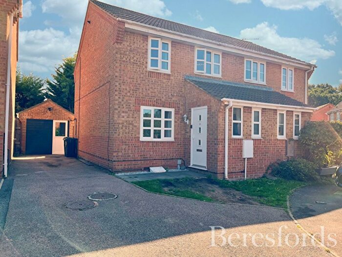 2 Bedroom Semi-Detached House For Sale In Langley Place, Billericay, CM12