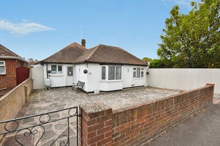 2 Bedroom Detached Bungalow For Sale In Oaklands Avenue, Broadstairs, Kent, CT10
