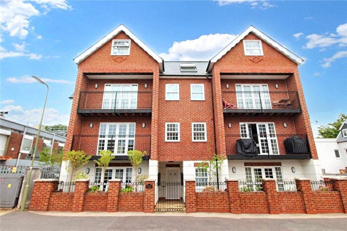 2 Bedroom Flat To Rent In Crondall Place, Church Road, Fleet, GU51