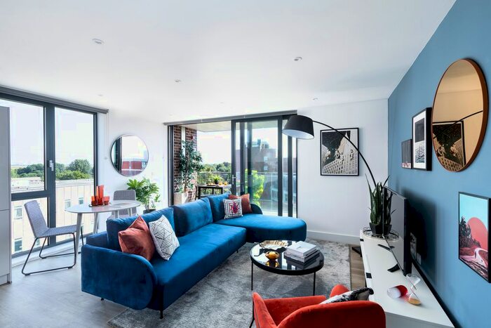 3 Bedroom Flat To Rent In Fairfield Ave, Staines, TW18