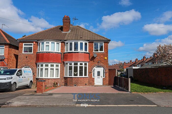 3 Bedroom Semi Detached House For Sale In Leahouse Road, Oldbury, B68